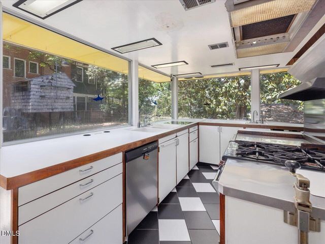 215 Hillcrest Road, Raleigh, NC 27605