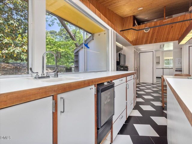 215 Hillcrest Road, Raleigh, NC 27605