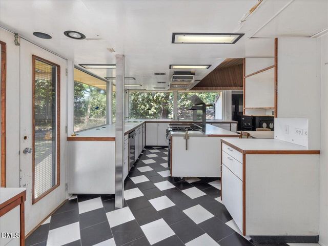 215 Hillcrest Road, Raleigh, NC 27605