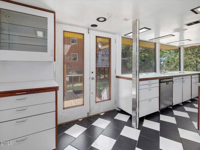 215 Hillcrest Road, Raleigh, NC 27605