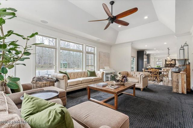 6 Brookhaven Court, Wilton, NY 12866