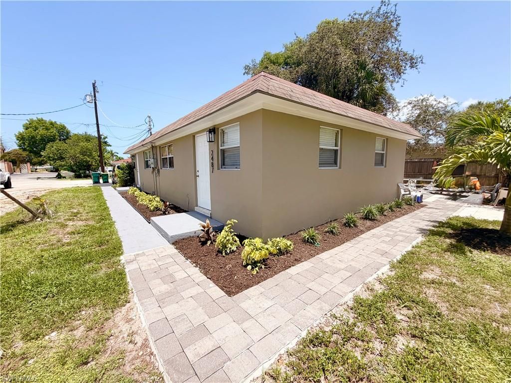 2485 Bayside ST, NAPLES, FL 34112 — photo 2