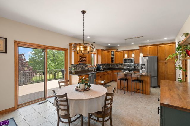 3253 Rosedale Court, Valparaiso, IN 46385