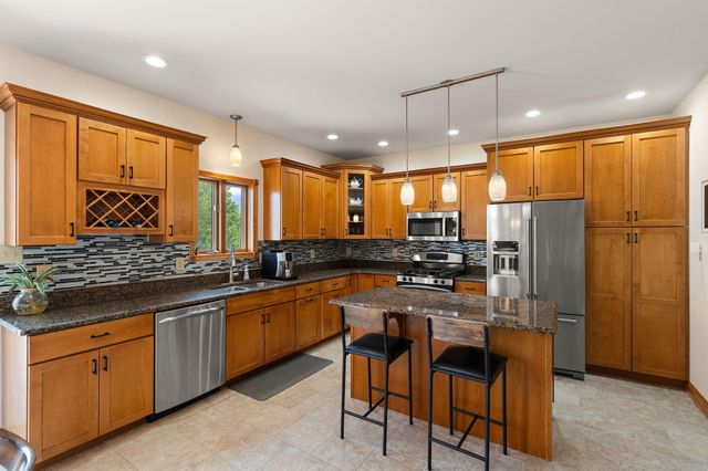 3253 Rosedale Court, Valparaiso, IN 46385