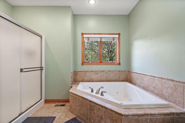 3253 Rosedale Court, Valparaiso, IN 46385