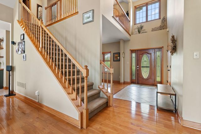 3253 Rosedale Court, Valparaiso, IN 46385