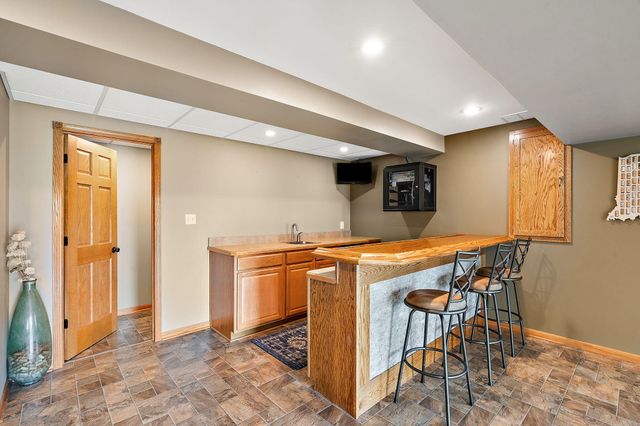 3253 Rosedale Court, Valparaiso, IN 46385