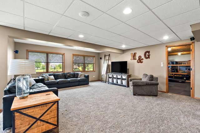 3253 Rosedale Court, Valparaiso, IN 46385
