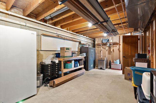 3253 Rosedale Court, Valparaiso, IN 46385
