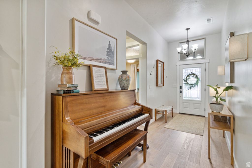 Image 2 of property listing at 12057 N SALTAIRE DR, Highland, UT 84003
