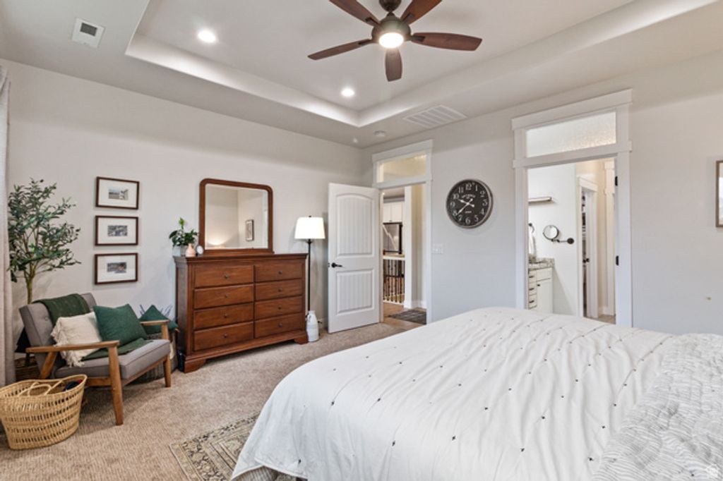 Image 11 of property listing at 12057 N SALTAIRE DR, Highland, UT 84003