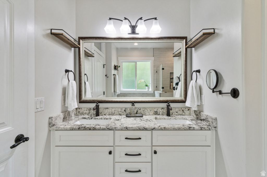 Image 13 of property listing at 12057 N SALTAIRE DR, Highland, UT 84003