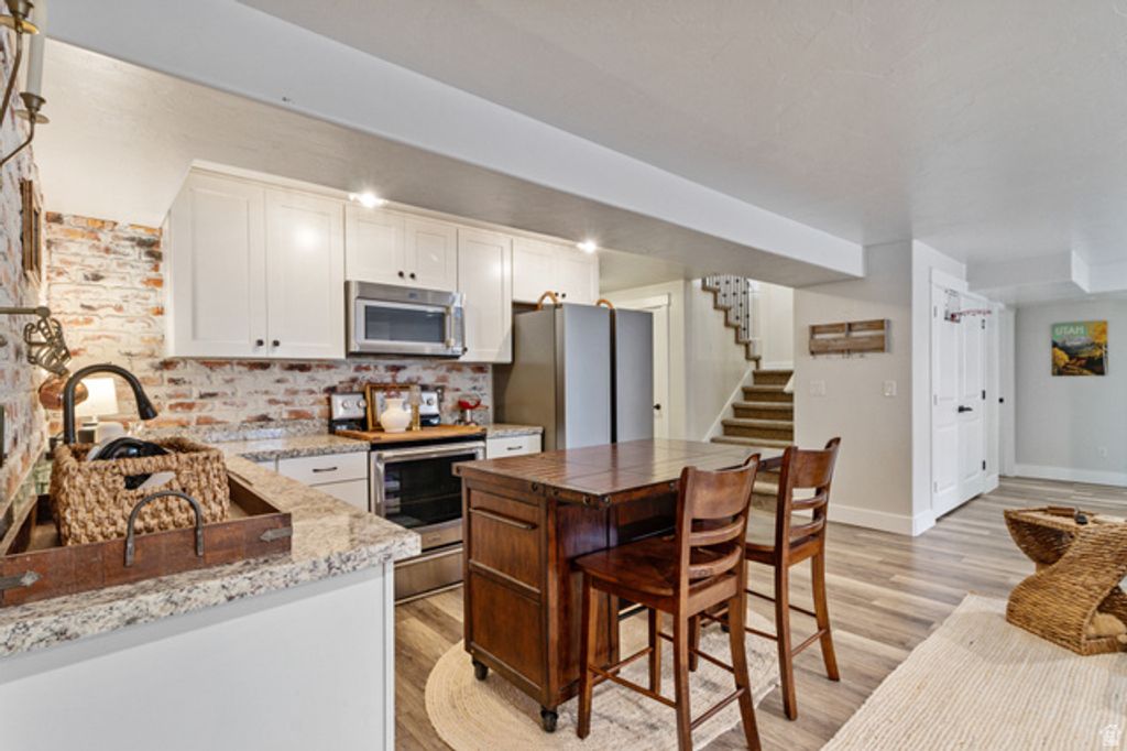 Image 20 of property listing at 12057 N SALTAIRE DR, Highland, UT 84003
