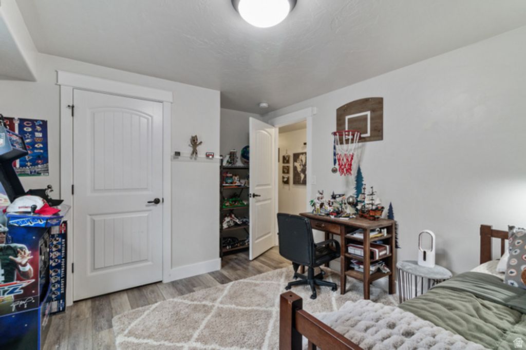 Image 30 of property listing at 12057 N SALTAIRE DR, Highland, UT 84003