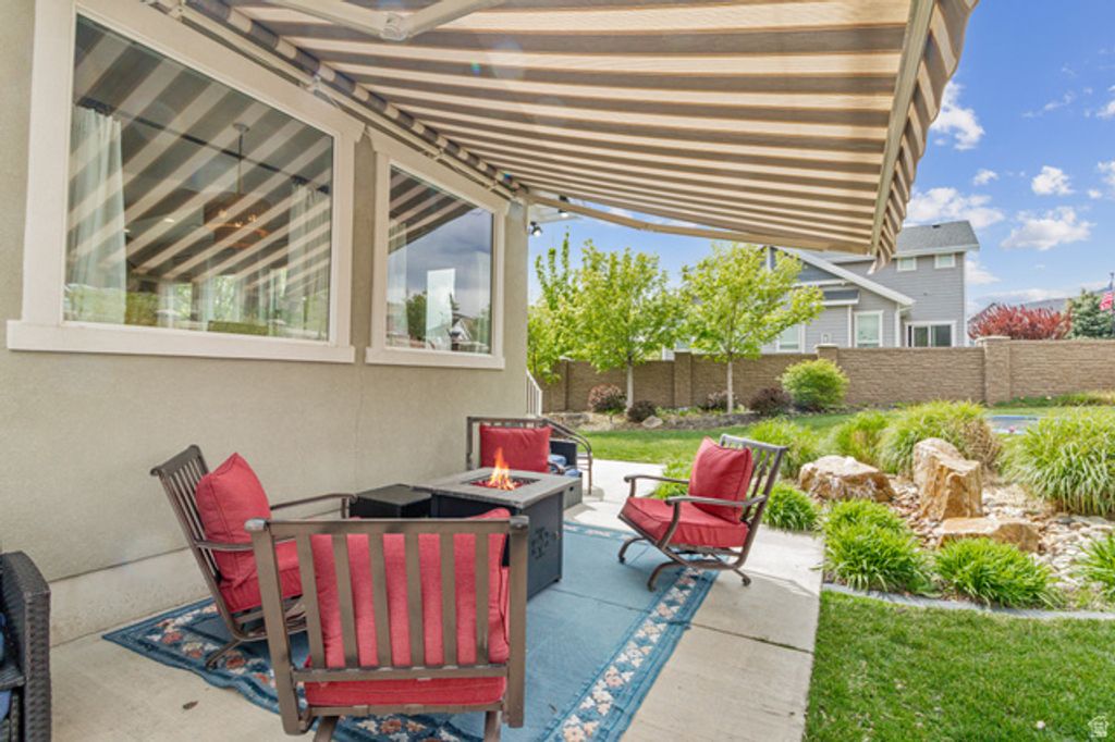 Image 33 of property listing at 12057 N SALTAIRE DR, Highland, UT 84003