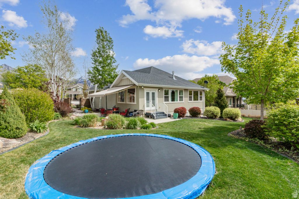 Image 38 of property listing at 12057 N SALTAIRE DR, Highland, UT 84003
