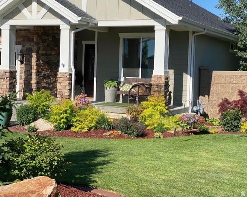 Image 43 of property listing at 12057 N SALTAIRE DR, Highland, UT 84003
