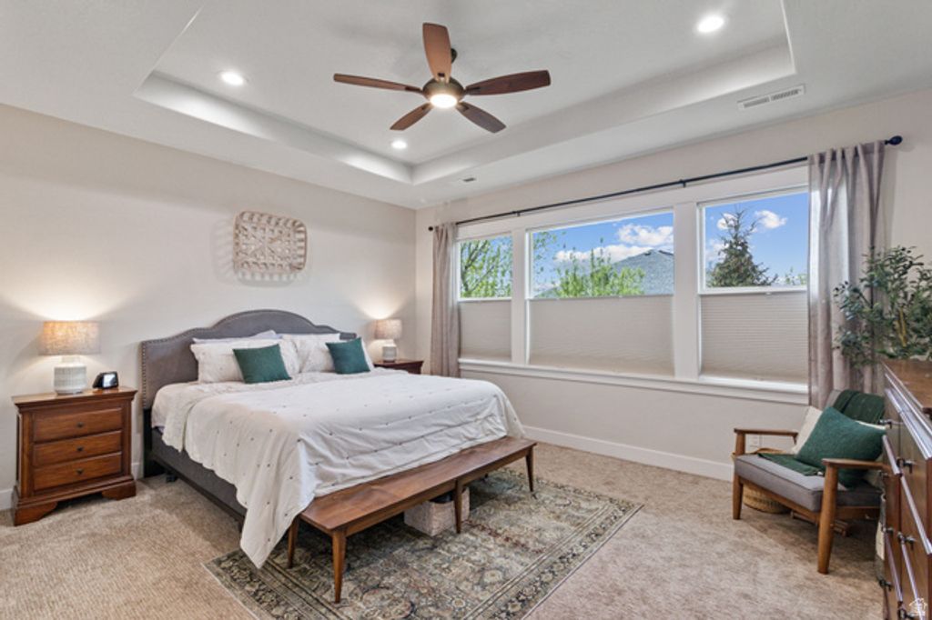 Image 10 of property listing at 12057 N SALTAIRE DR, Highland, UT 84003