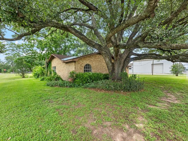 3310 2nd Street, Pattison, TX 77466