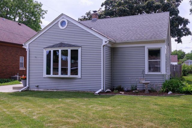 1736 Lathrop AVENUE, Racine, WI 53405