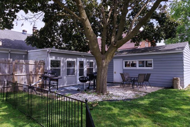 1736 Lathrop AVENUE, Racine, WI 53405