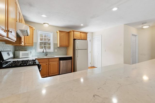 224 Pleasant Street A, Lowell, MA 01852