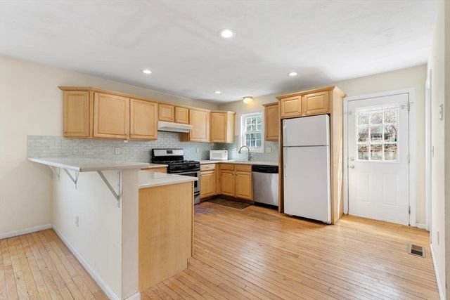 224 Pleasant Street A, Lowell, MA 01852