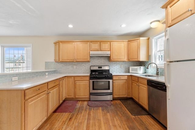 224 Pleasant Street A, Lowell, MA 01852