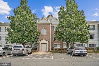 1127 HUNTMASTER TER NE #202, Leesburg, VA 20176