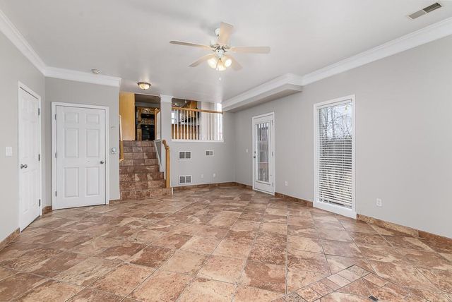 11911 N Charlotte Street, Kansas City, MO 64155