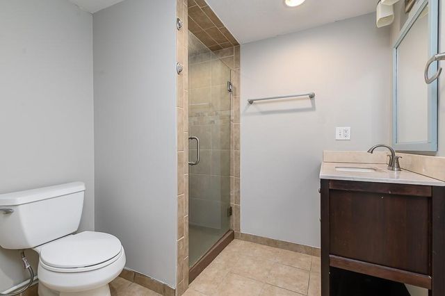 11911 N Charlotte Street, Kansas City, MO 64155