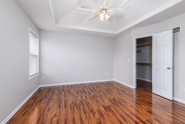 11911 N Charlotte Street, Kansas City, MO 64155