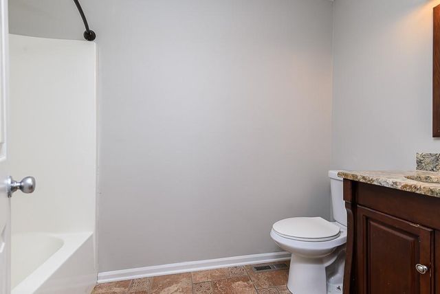 11911 N Charlotte Street, Kansas City, MO 64155