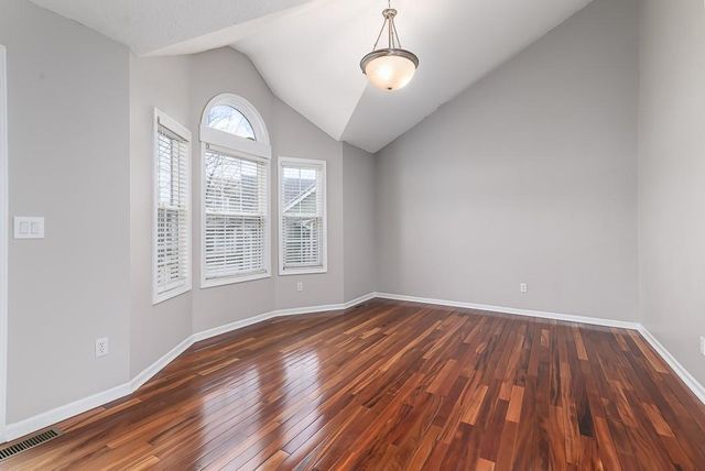 11911 N Charlotte Street, Kansas City, MO 64155