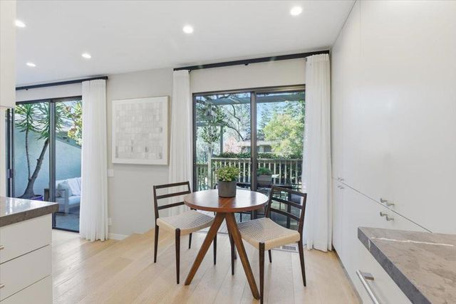 652 Sand Hill Circle, Menlo Park, CA 94025