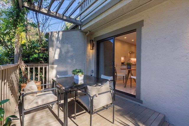 652 Sand Hill Circle, Menlo Park, CA 94025