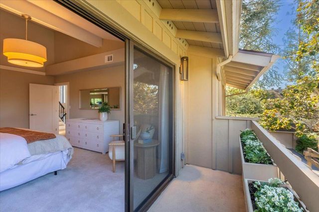 652 Sand Hill Circle, Menlo Park, CA 94025