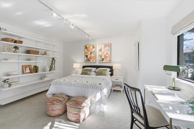 652 Sand Hill Circle, Menlo Park, CA 94025