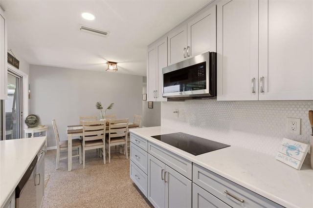 517 S PENINSULA AVENUE, New Smyrna Beach, FL 32169