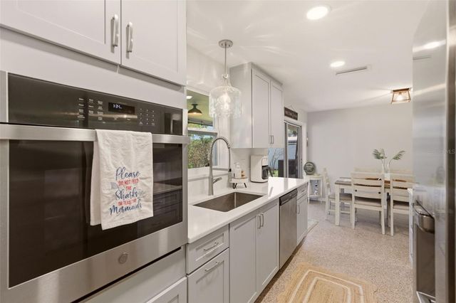 517 S PENINSULA AVENUE, New Smyrna Beach, FL 32169