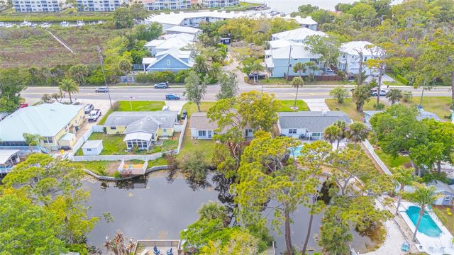 517 S PENINSULA AVENUE, New Smyrna Beach, FL 32169