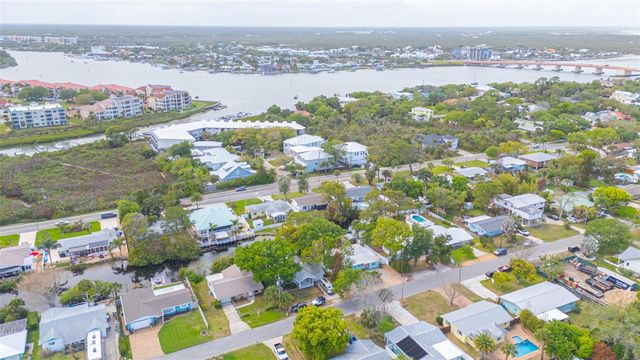 517 S PENINSULA AVENUE, New Smyrna Beach, FL 32169