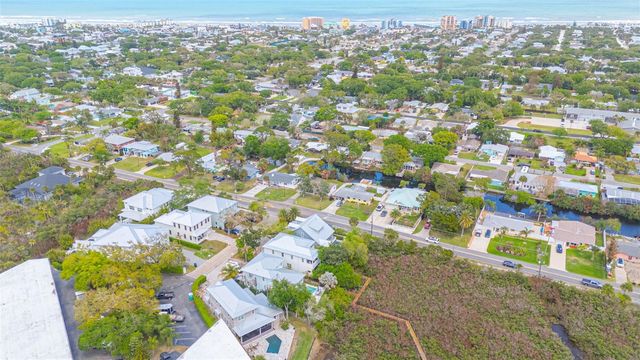 517 S PENINSULA AVENUE, New Smyrna Beach, FL 32169