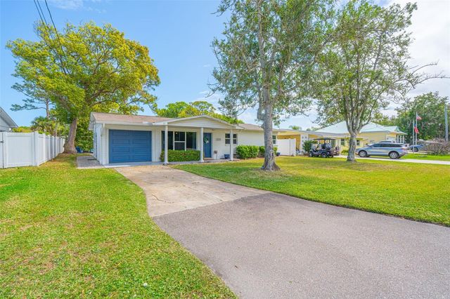 517 S PENINSULA AVENUE, New Smyrna Beach, FL 32169
