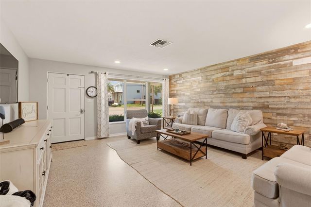 517 S PENINSULA AVENUE, New Smyrna Beach, FL 32169