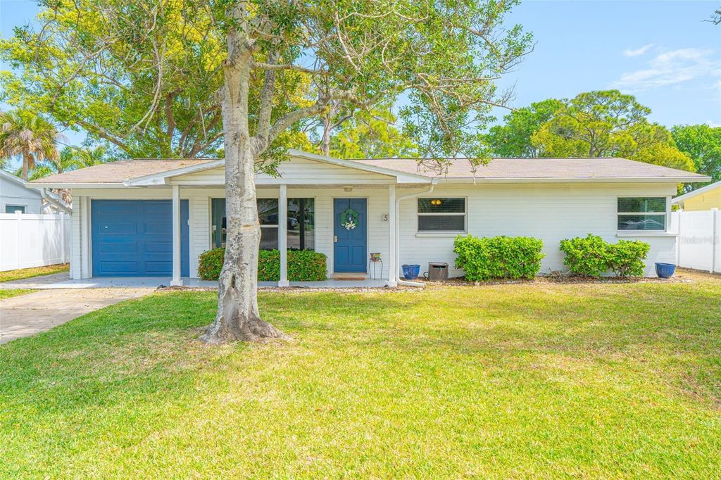 517 S PENINSULA AVENUE, New Smyrna Beach, FL 32169