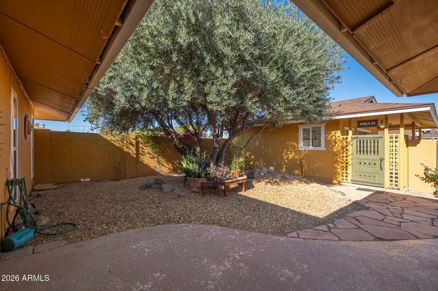 9732 W STAGECOACH Court, Sun City, AZ 85373