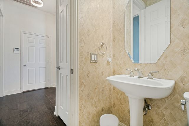 9028 Bottlebrush Lane, Irving, TX 75063