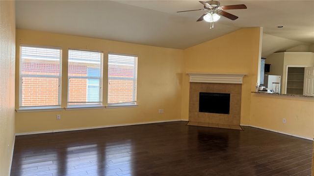 2013 Kingsbrook Trail, Fort Worth, TX 76120