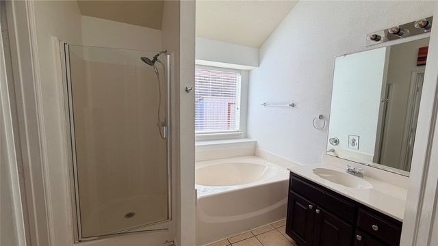 2013 Kingsbrook Trail, Fort Worth, TX 76120